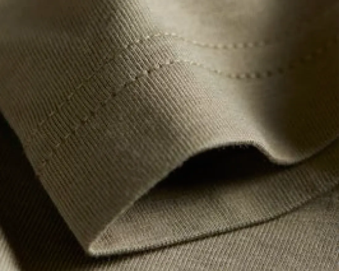 TEE JAYS 1150 UNLABELED Luxury Tee – detal rękawa koszulki